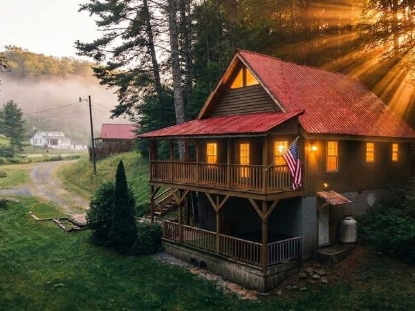 3259 POTOMAC HIGHLANDS TRL, DUNMORE, WV 24934