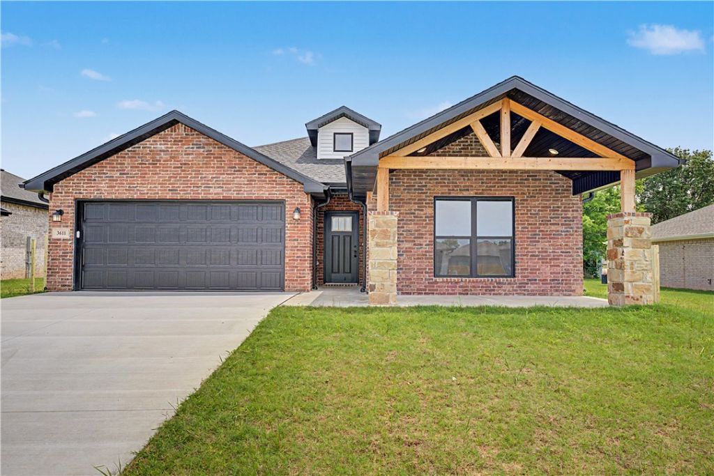 3611 N Wiley Drive, Siloam Springs, AR 72761 Main Photo
