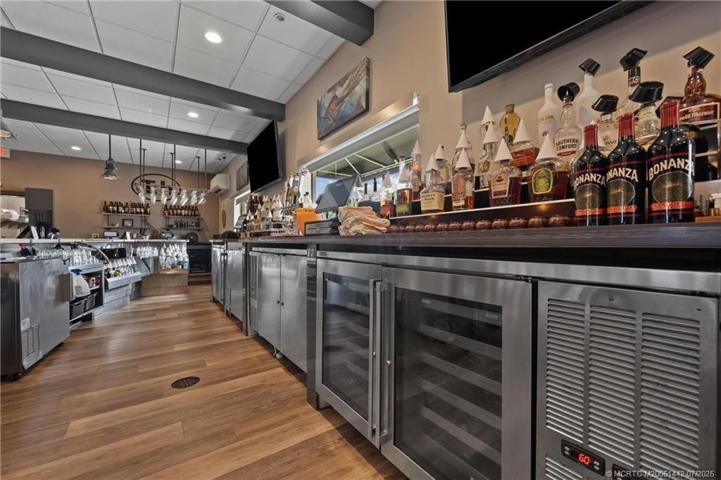 514 NW Dixie Highway, Stuart, FL 34994 Photo