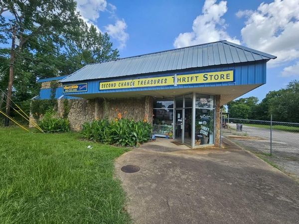 1420 E Palestine Avenue, Palestine, TX 75801