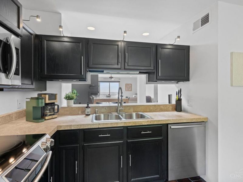 143 Goethe Street, Unit 4D, Cincinnati, OH 45202 Photo 12