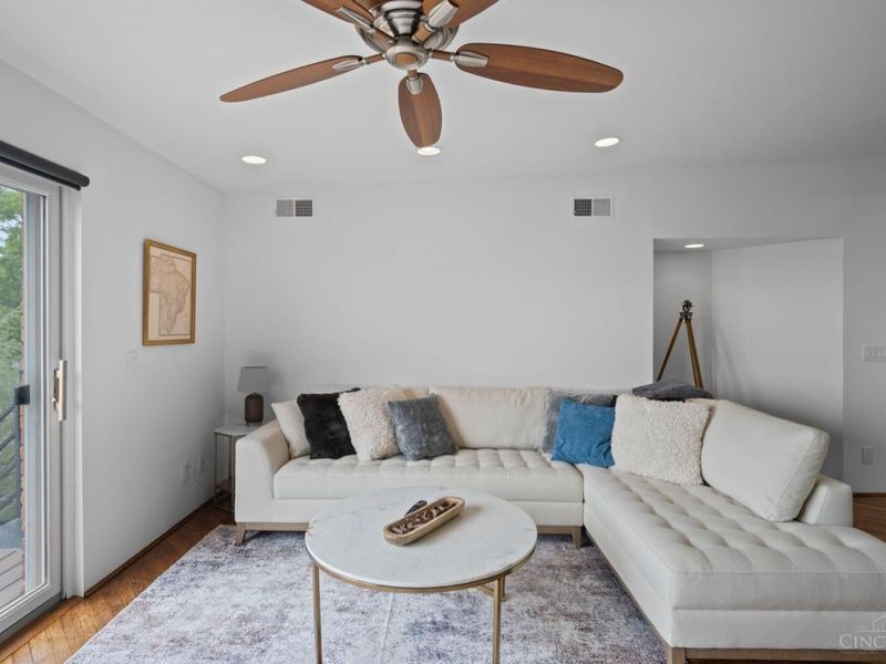 143 Goethe Street, Unit 4D, Cincinnati, OH 45202 Photo 8