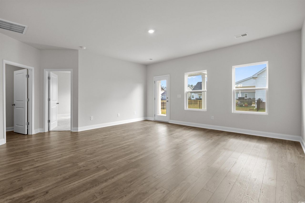 2494 Campton Loop Photo 7