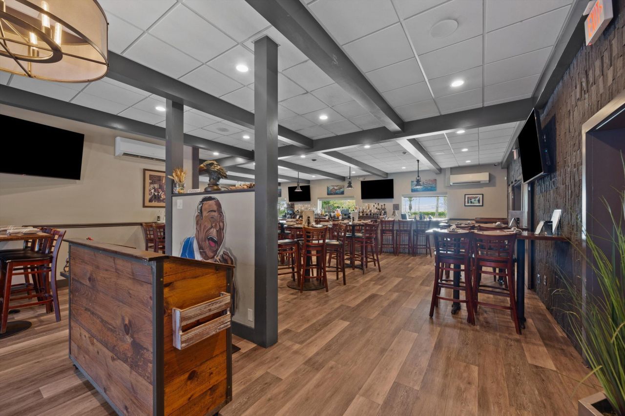 514 NW Dixie Highway, Stuart, FL 34994 Photo