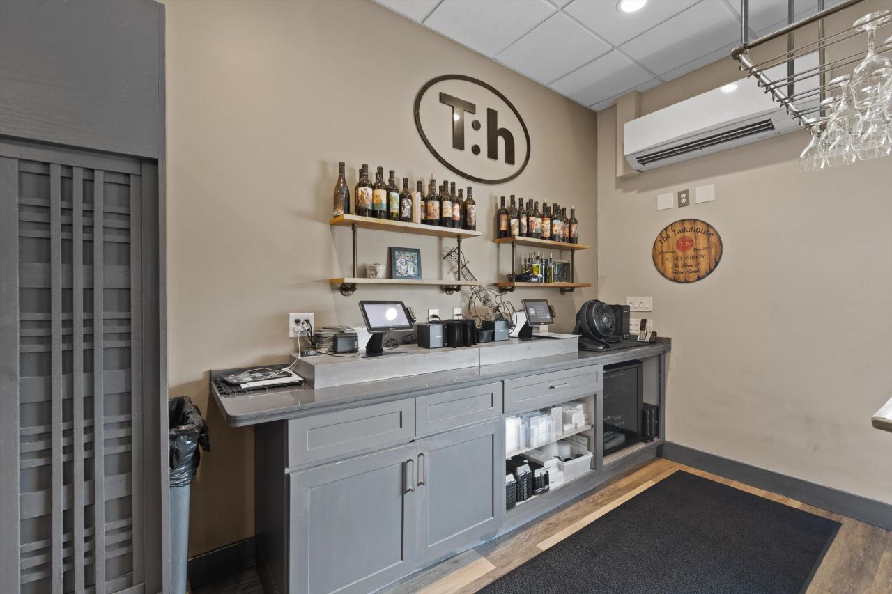 514 NW Dixie Highway, Stuart, FL 34994 Photo