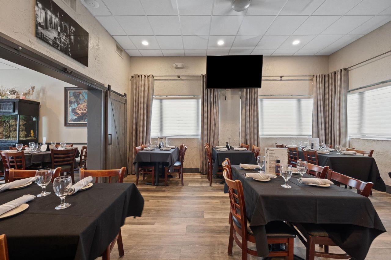 514 NW Dixie Highway, Stuart, FL 34994 Photo