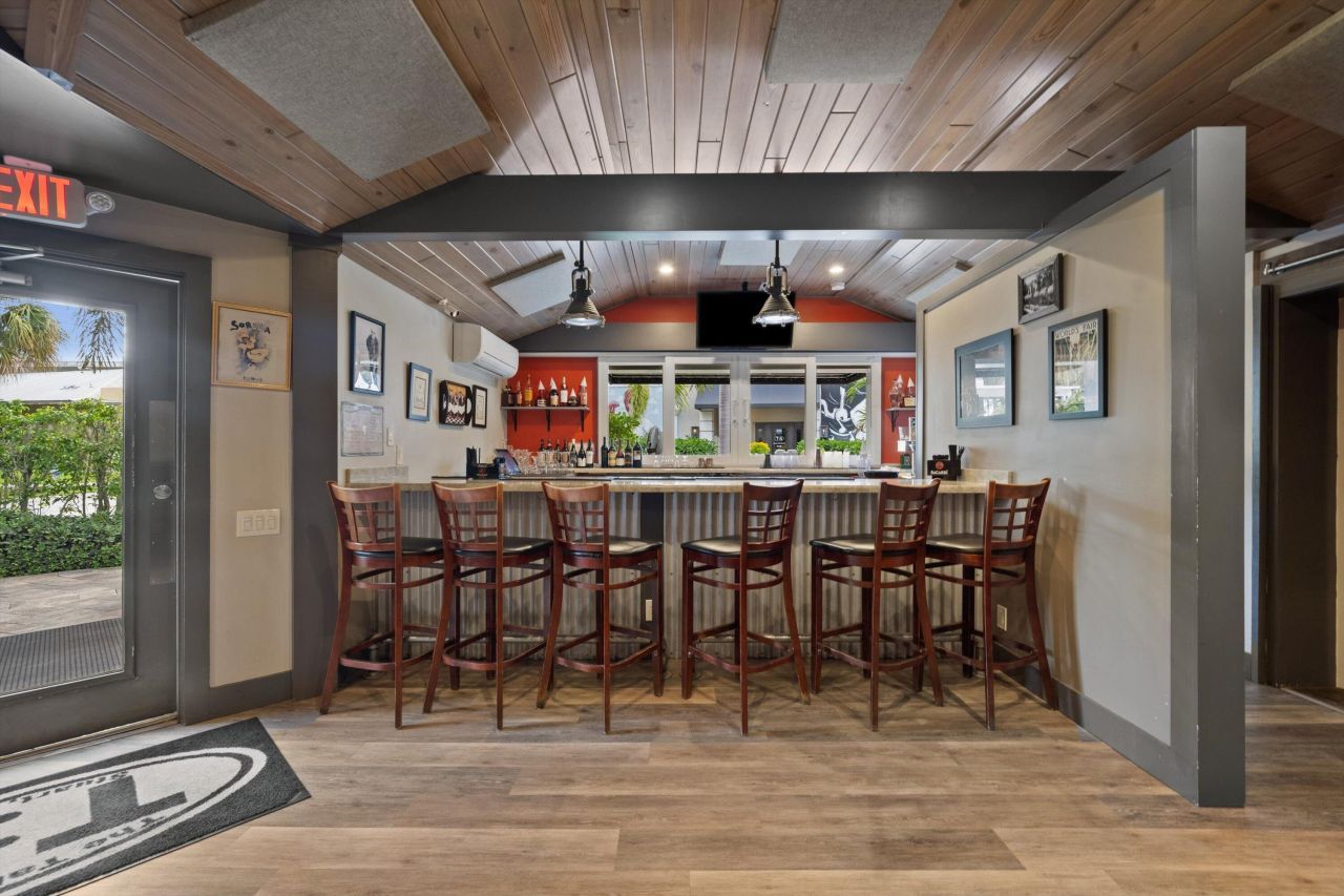 514 NW Dixie Highway, Stuart, FL 34994 Photo