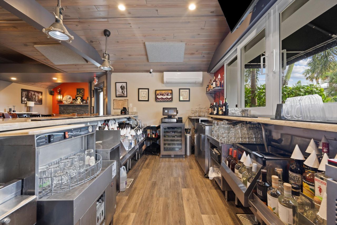 514 NW Dixie Highway, Stuart, FL 34994 Photo