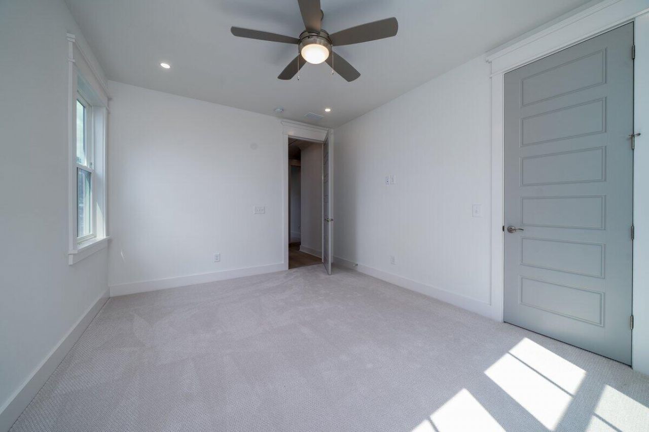 1705 Ancient Oaks Lane Photo 50