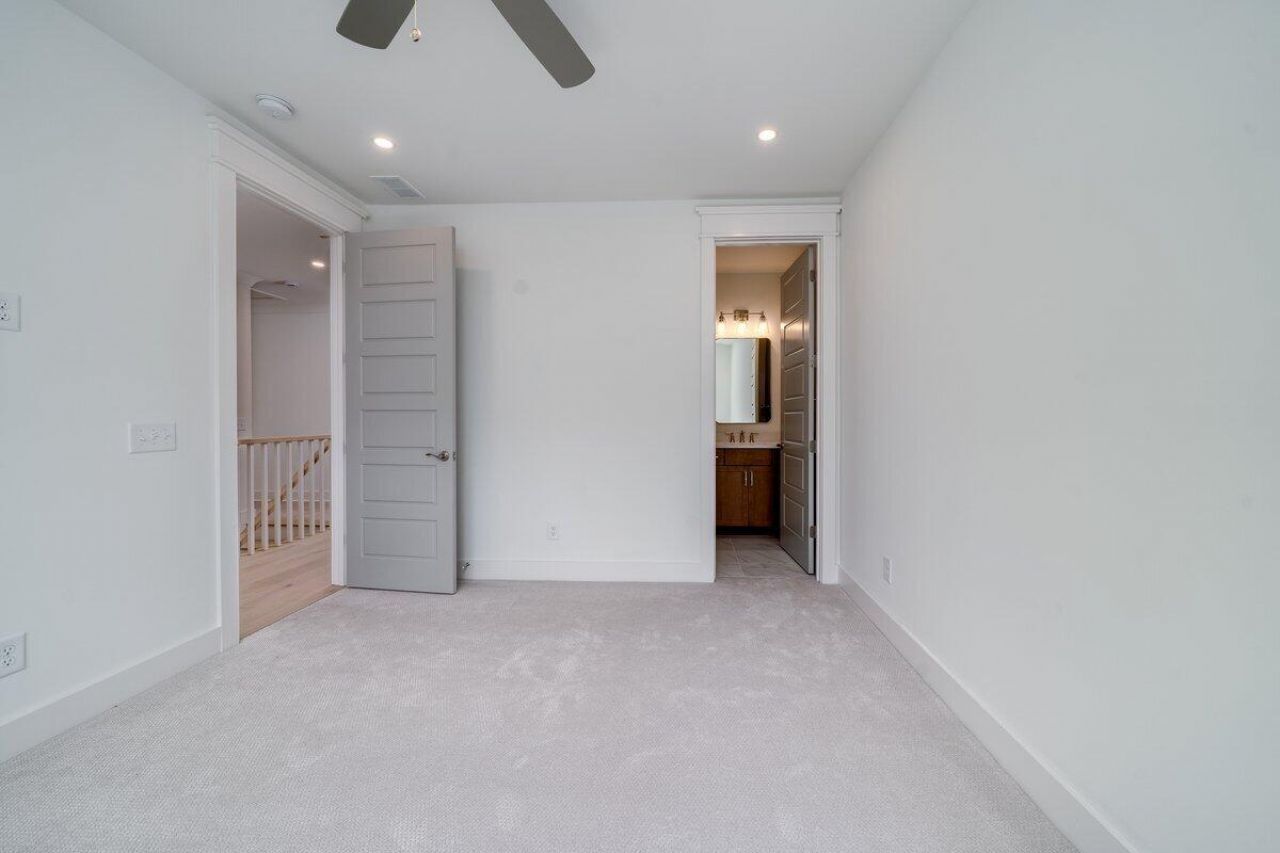 1705 Ancient Oaks Lane Photo 59