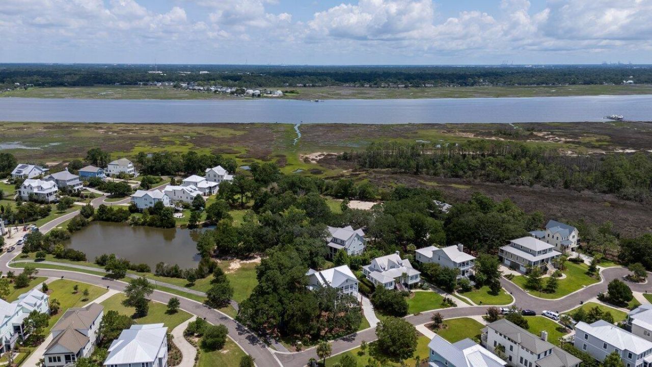 1705 Ancient Oaks Lane Photo 70