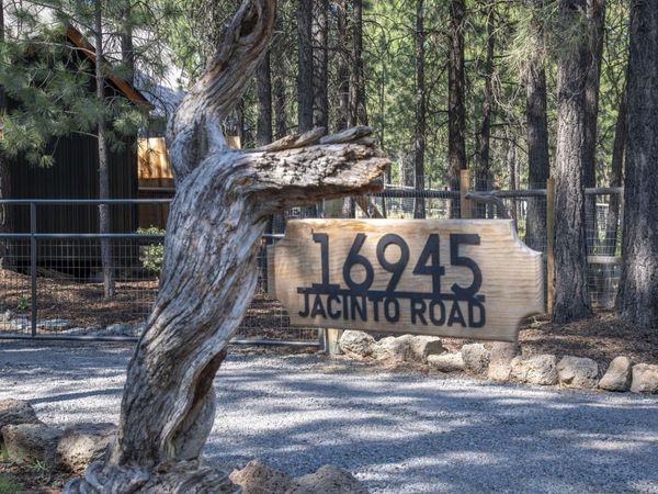 16945 Jacinto Road, Bend, OR 97707