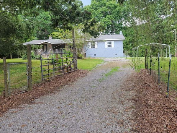 165 Standerford Road, Graysville, TN 37338