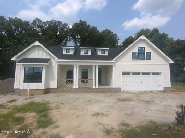 1013 Hunter Grace Drive, Winterville, NC 28590