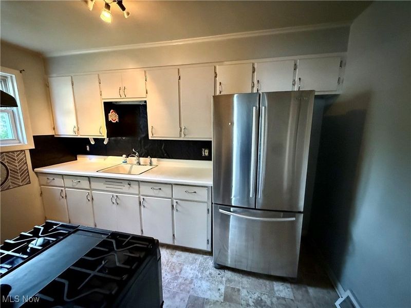 46 Brown Street, Barberton, OH 44203 Photo 5