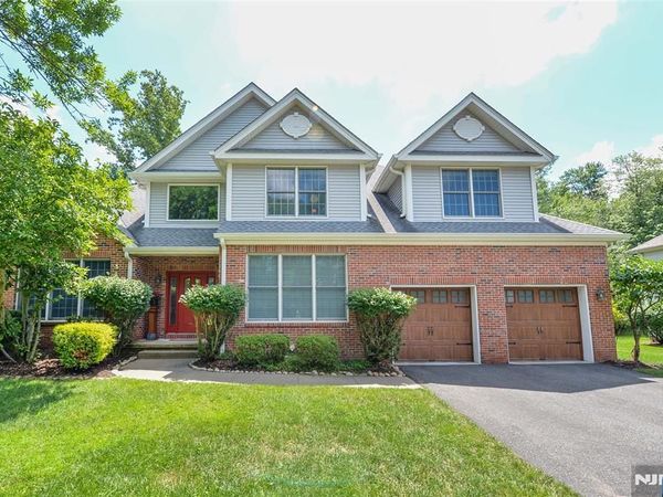 1 Woods Edge Road, OLD TAPPAN, NJ 07675