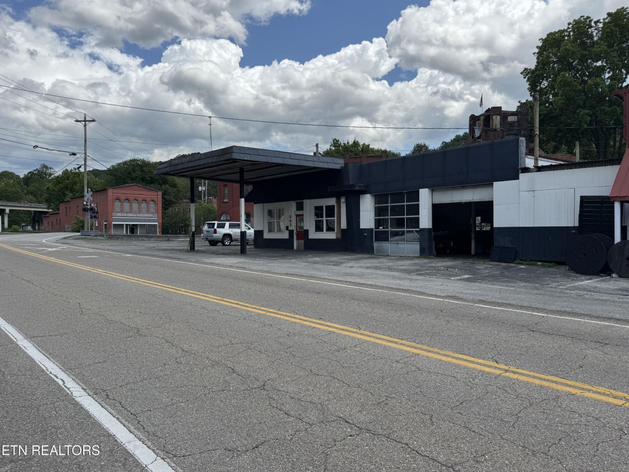 503 Main St, Oliver Springs, TN 37840 MLS ID 1308667 Crye