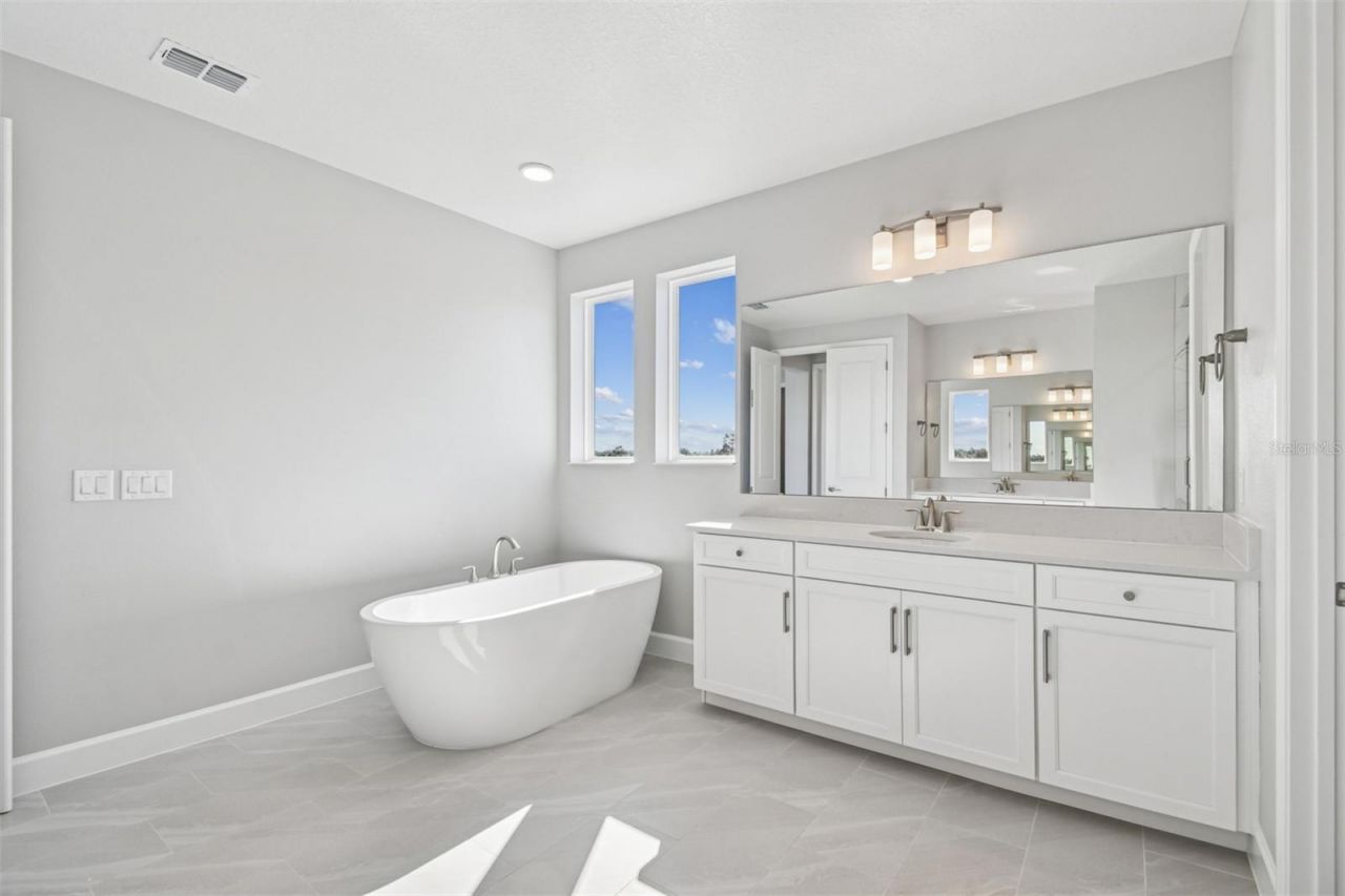 17030 Overstory Drive, Orlando, FL 32820 Photo