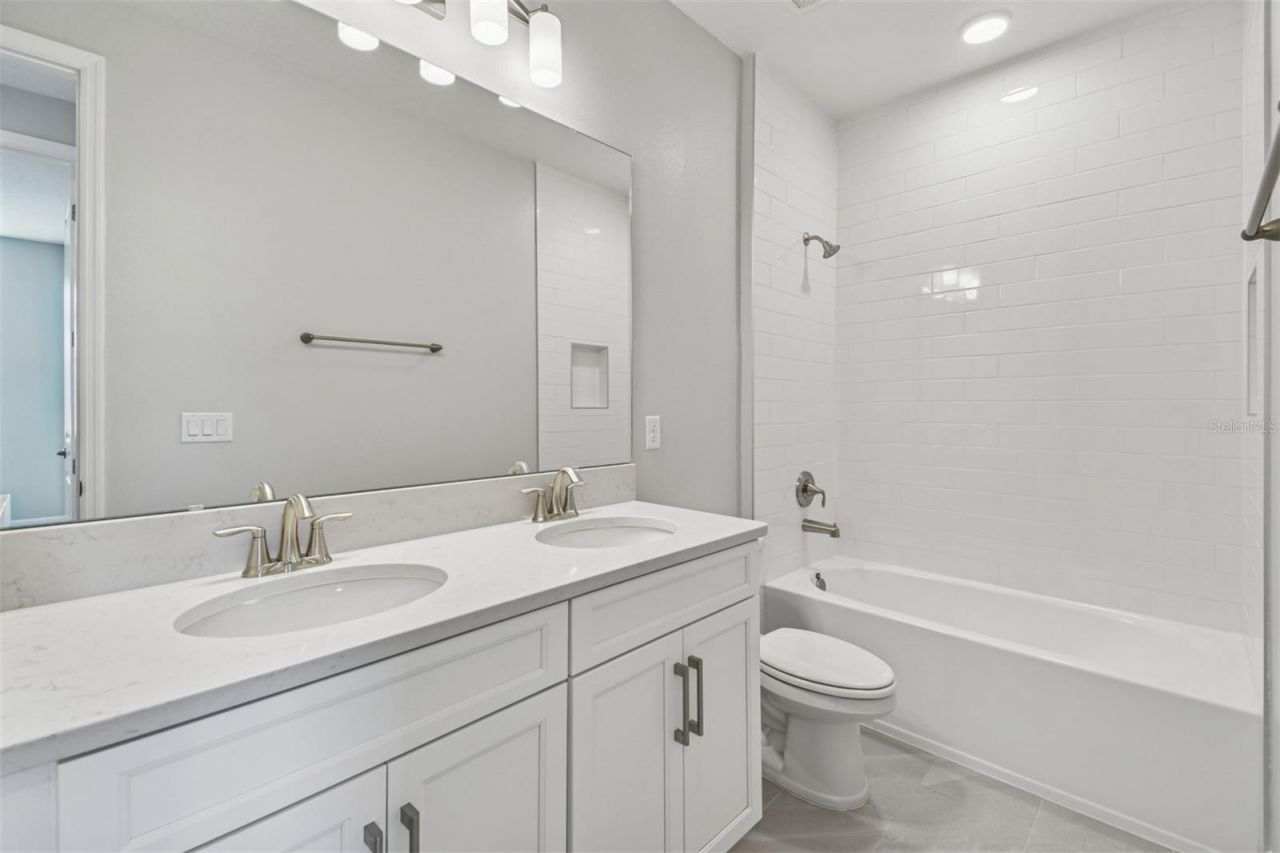 17030 Overstory Drive, Orlando, FL 32820 Photo