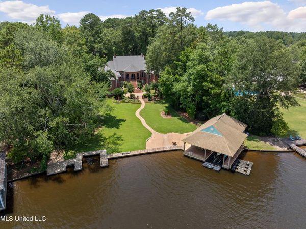 213 W Canebrake Boulevard, Hattiesburg, MS 39402
