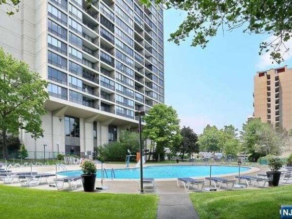6 Horizon 2002, Unit 2002, FORT LEE, NJ 07024