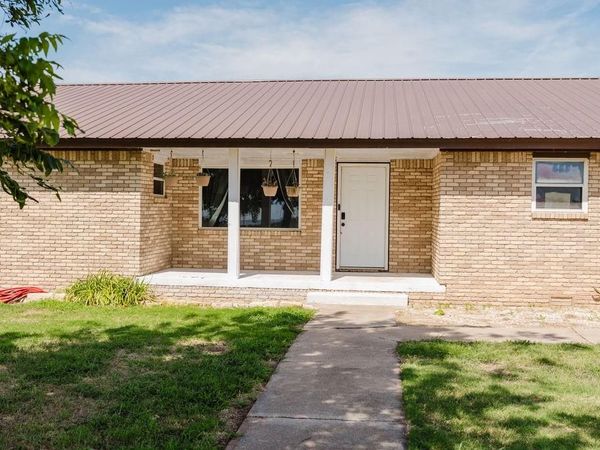 12497 N 1780 Road, Erick, OK 73645