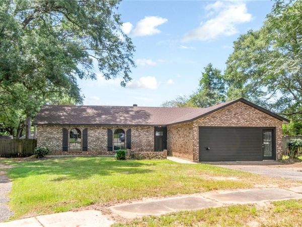 5805 Holly Hill Court, Mobile, AL 36609