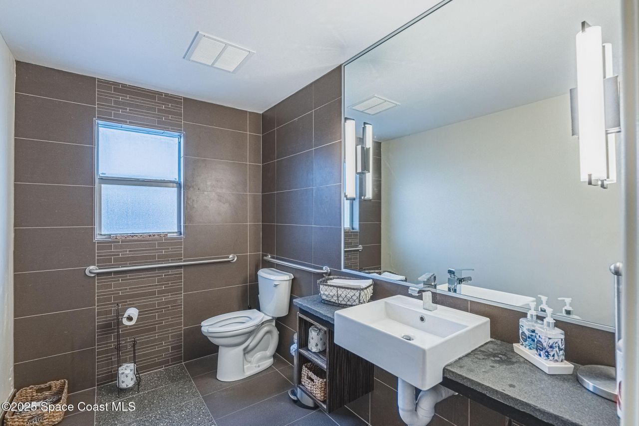 2015 Waverly Place, Melbourne, FL 32901 Photo