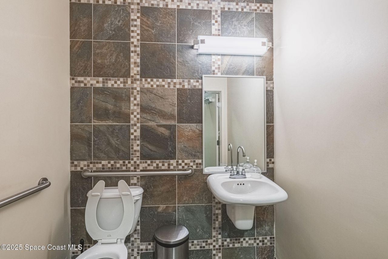 2015 Waverly Place, Melbourne, FL 32901 Photo