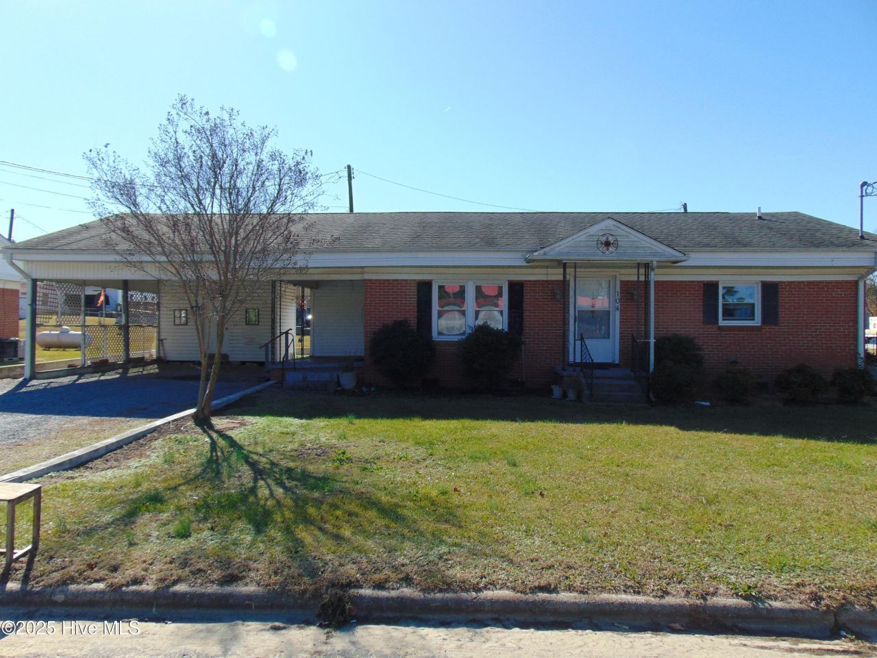 104 E Edgecombe Street, Macclesfield, NC 27852 Main Photo