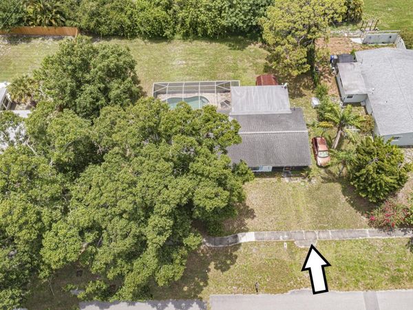 2185 32nd Avenue, Vero Beach, FL 32960
