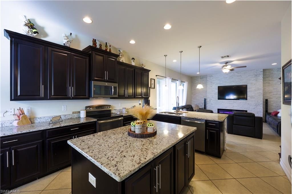 3330 Banyon Hollow Loop, North Fort Myers, FL 33903 Photo