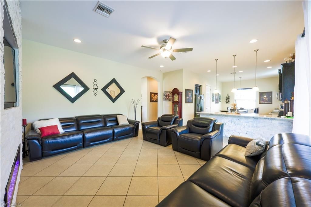 3330 Banyon Hollow Loop, North Fort Myers, FL 33903 Photo