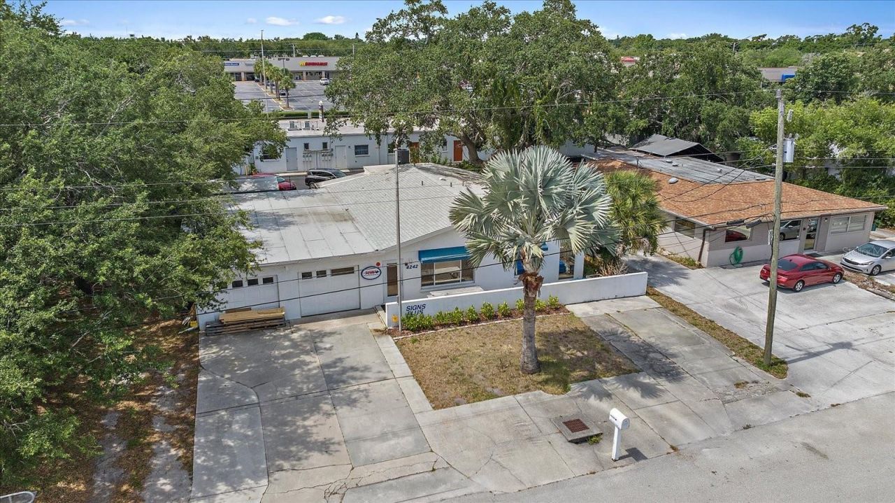4242 Mcintosh Lane, Sarasota, FL 34232 Photo