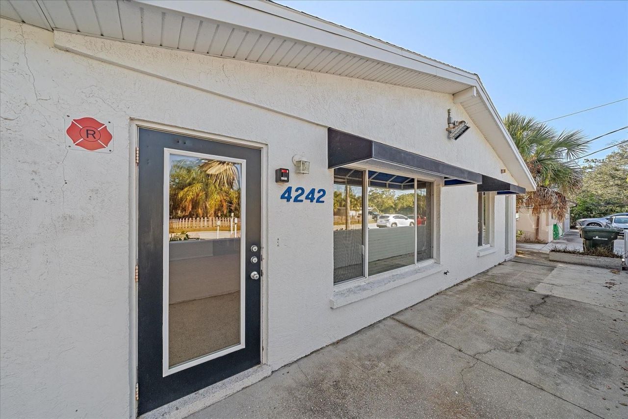 4242 Mcintosh Lane, Sarasota, FL 34232 Photo