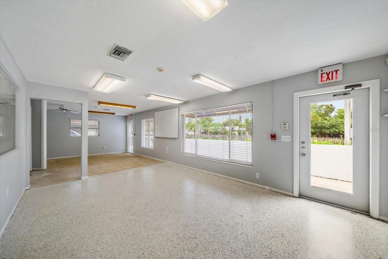 4242 Mcintosh Lane, Sarasota, FL 34232 Photo