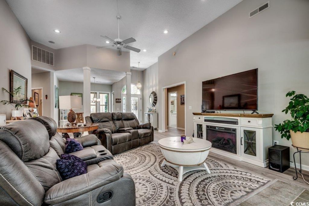 1831 Spinnaker Dr. Photo 10