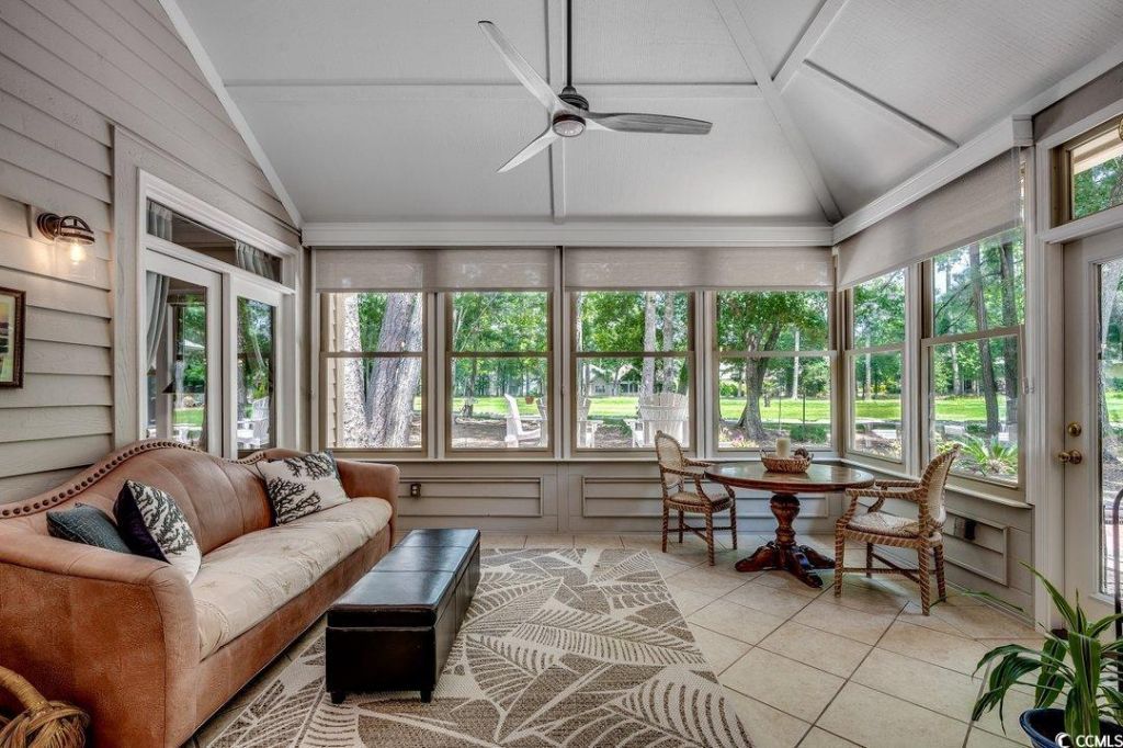 1831 Spinnaker Dr. Photo 4