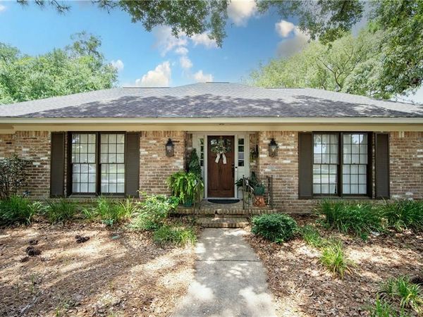 1050 Westbury Drive, Mobile, AL 36609