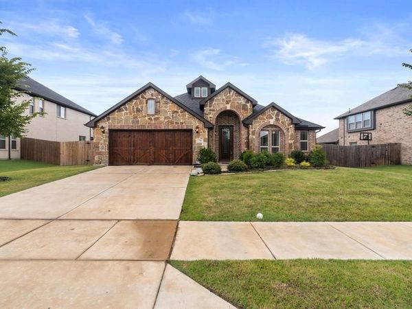190 Half Moon Drive, Waxahachie, TX 75165