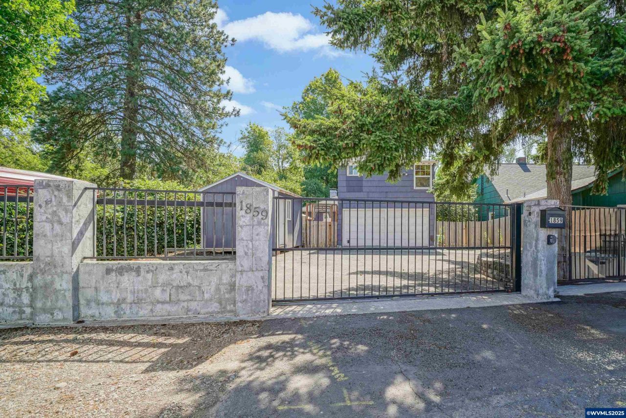 1859 State St, Salem, OR 97301 Main Photo