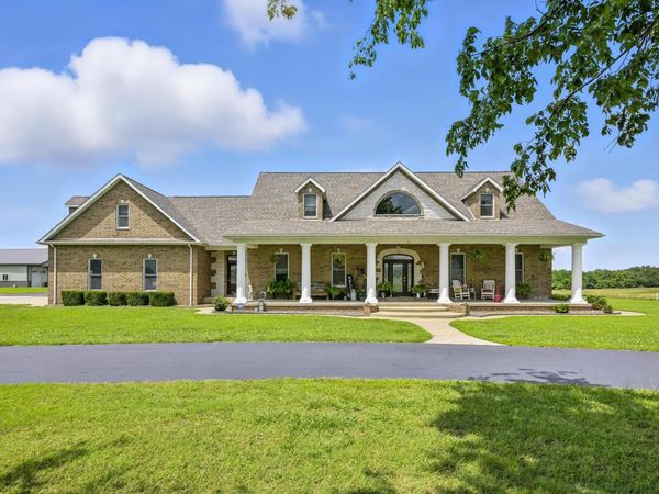 4570 N Black Cat Road N, Joplin, MO 64801