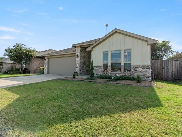 206 Hubbard Street, Hillsboro, TX 76645