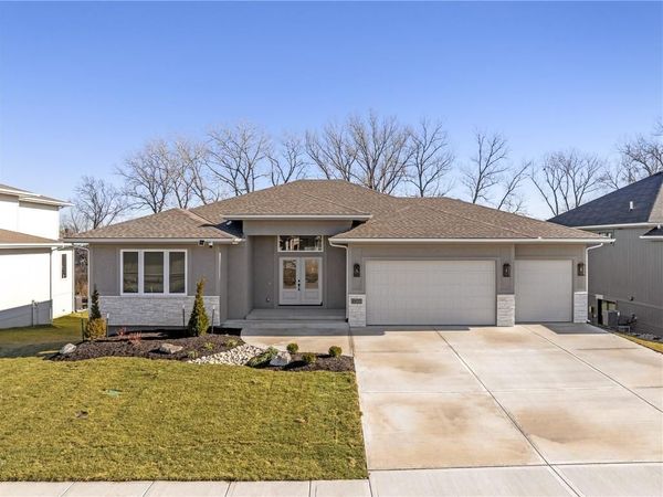 8937 Shady Bend Road, Lenexa, KS 66227