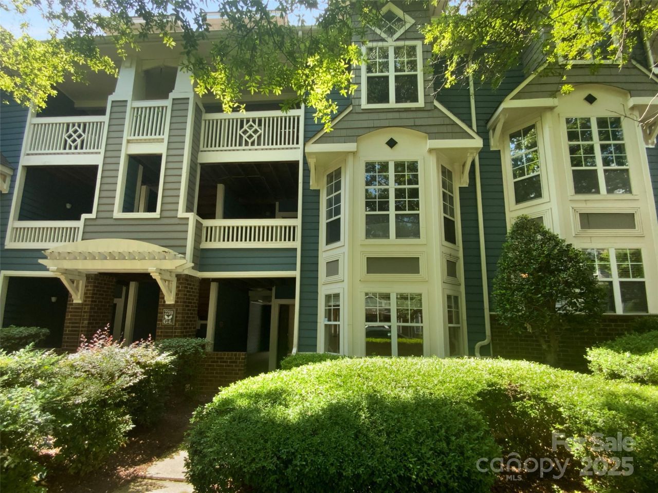 2210 Sumner Green Avenue, Unit H, Charlotte, NC 28203 Main Photo