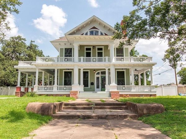 2420 Colcord Avenue, Waco, TX 76707