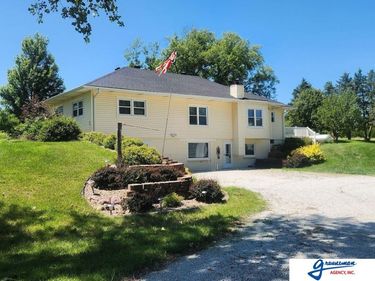 61490 136 Highway, Tecumseh, NE 68450