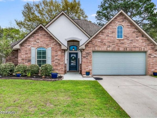 309 Sun Ridge Street, Youngsville, LA 70592