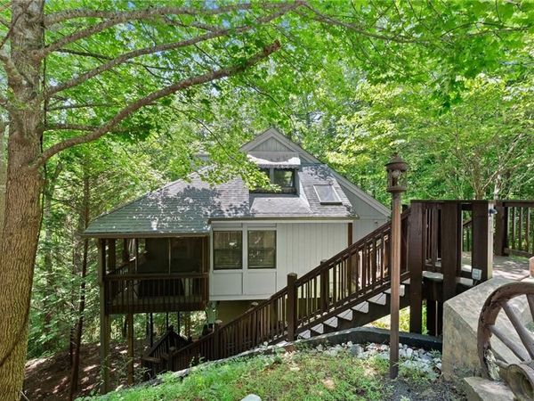 17 Dach Bruecke Gasse, Helen, GA 30545