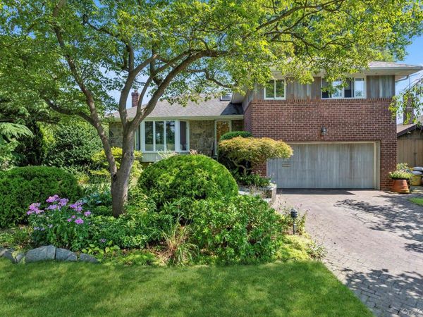 19 Clearland Road, Syosset, NY 11791